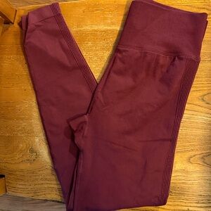 Butt lifting Burgundy Leggings